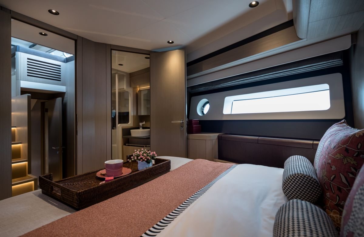 Cannes’e Sirena 48 Coupe Hibrit imzası