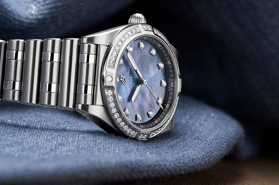 Breitling Chronomat 28 Modeli ile Zarafet ve Sorumluluk Bilincini Bir Araya Getiriyor