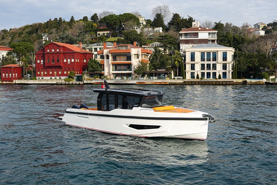 Fabbro Yachts, F33 Coupe’nin Avrupa Prömiyerini Cannes’da Gerçekleştirdi