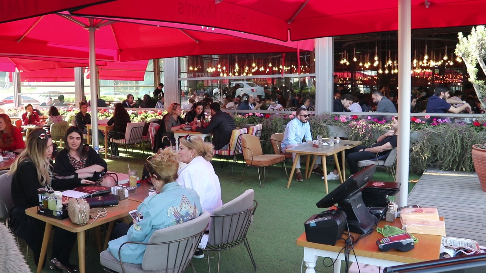 İSTANBULLULAR HAFTASONU ATAKÖY MARİNA PARK’A AKIN ETTİ