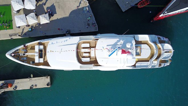 CMB Yachts lüks yat Liquid Sky’ı suyla buluşturdu