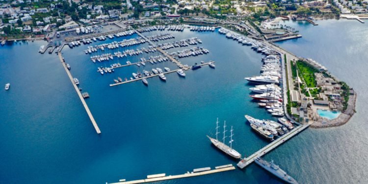 2018-2019 DÜNYANIN EN İYİ SÜPER YAT MARİNASI ”YALIKAVAK MARINA”