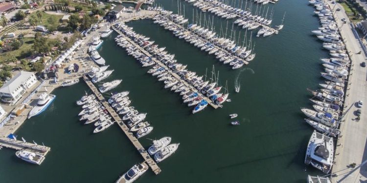 DENİZKIZLARI TEOS MARİNA’DA BULUŞUYOR