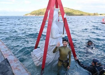 Gömeç Su Altı Heykel Galerisi Şahika Ercümen’le Ziyarete Açıldı