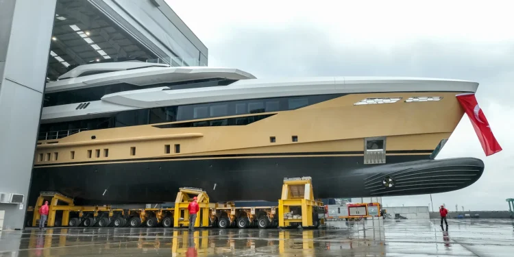 Bilgin Yachts’ın Yeni Süperyatı Tamasha, Denizle Buluştu